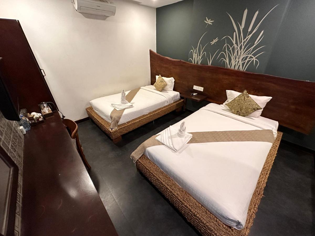 Monsoon Bassac Hotel Phnom Penh Exterior foto